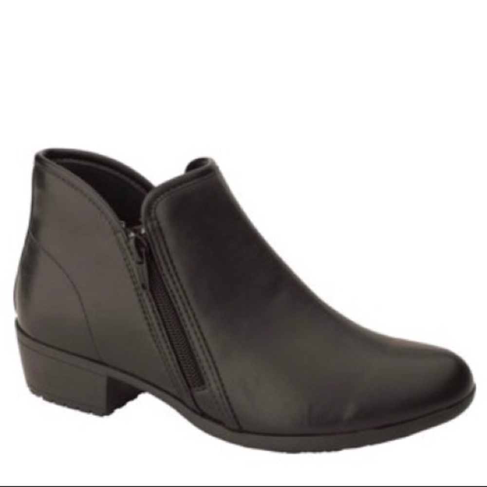 TredSafe slip resistant shoes